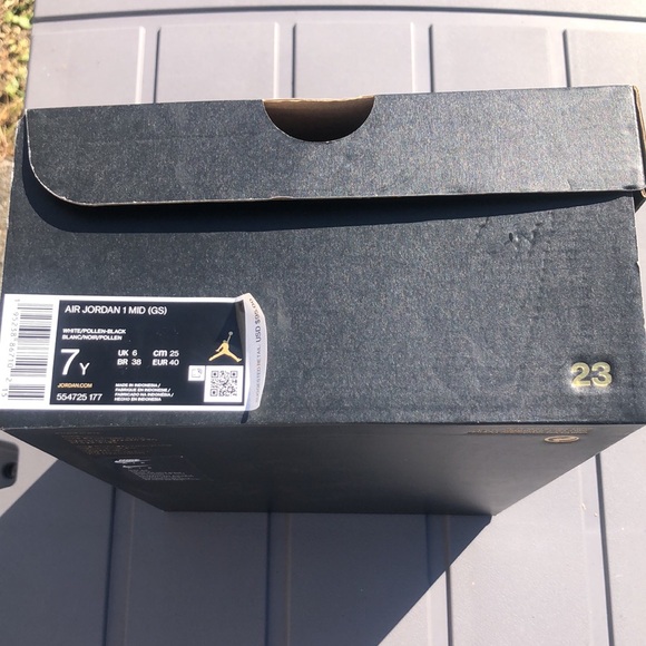 Air Jordan 1 Mid (GS) - Picture 7 of 7